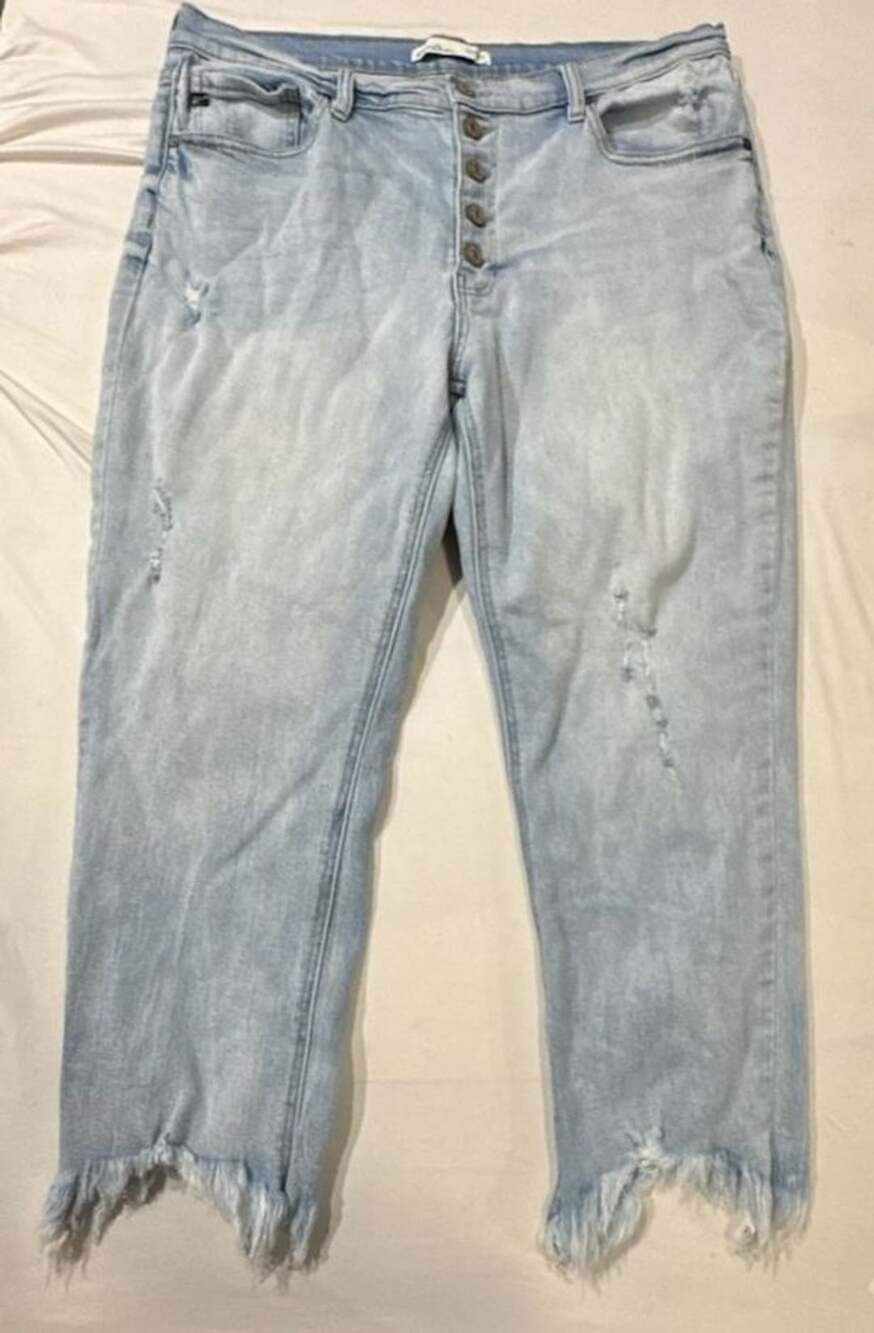 KanCan Light Wash Distressed Button Fly Jeans Size 32 Straight Frayed Hem